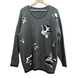 Torrid Grey Crew Neck‎ Sweater Camo Star Size 2